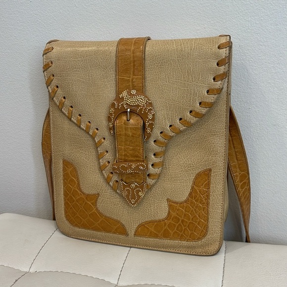 Buckle crossbody bag - Picture 2 of 8